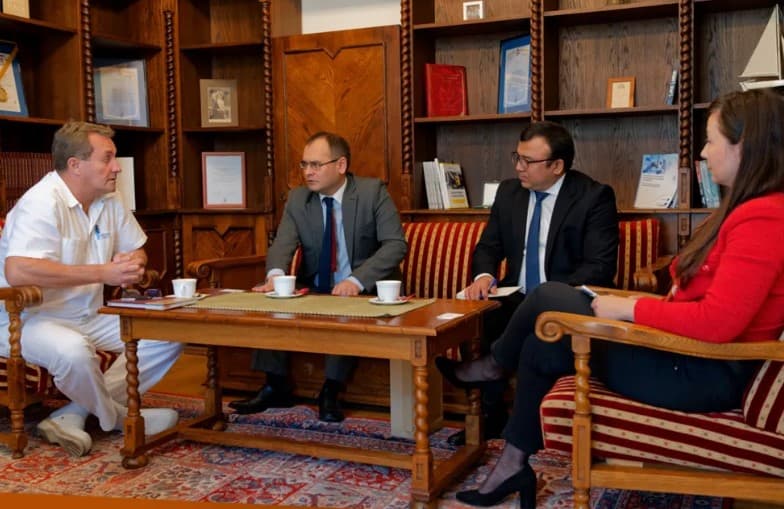 Uzbekistan and Hungary to cooperate on cancer treatment