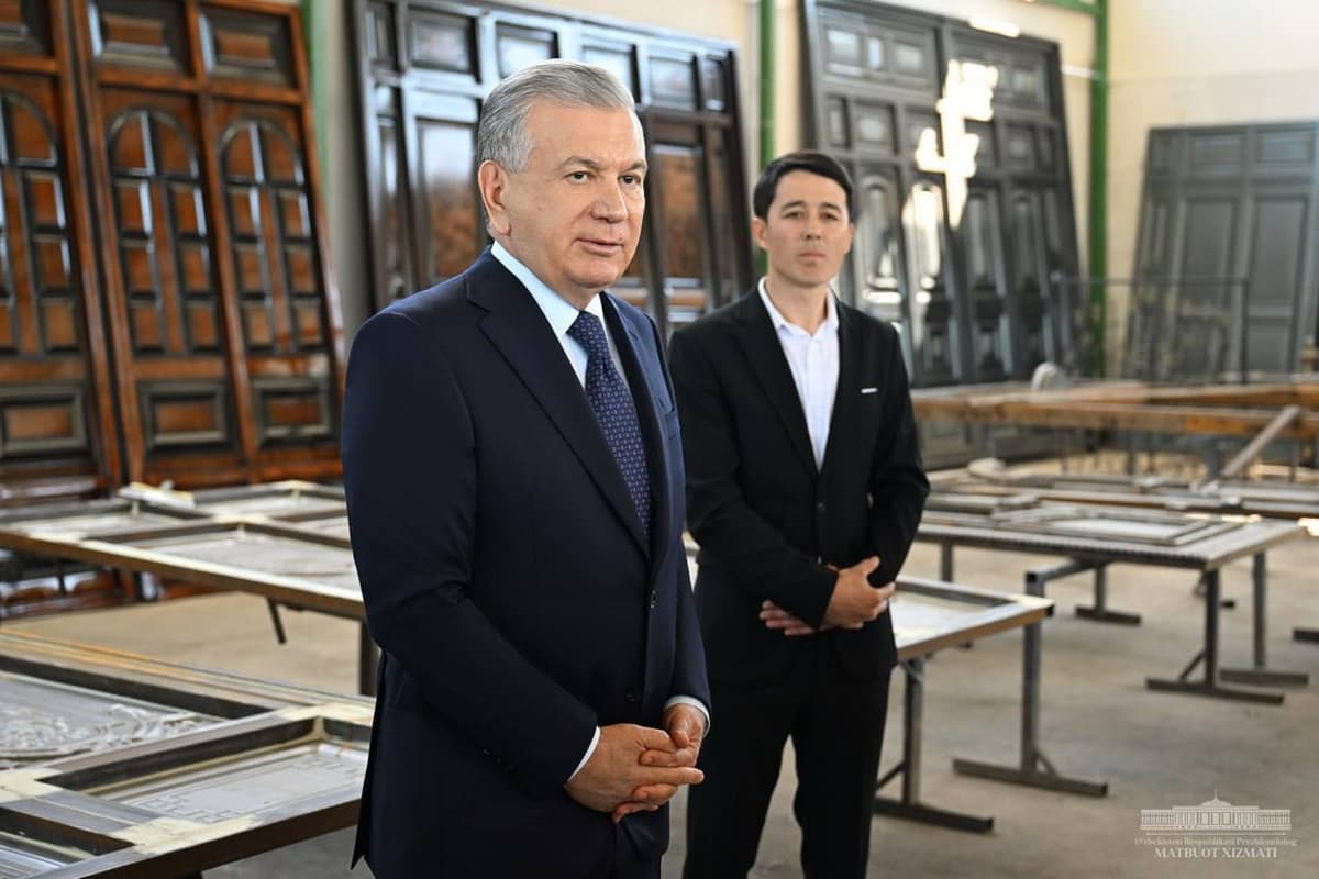 Prezident Uychi tumanidagi yoshlar sanoat zonasini ko‘zdan kechirdi
