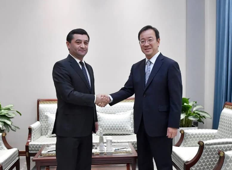 Foreign Minister Saidov holds talks with ambassadors of Japan and South Korea