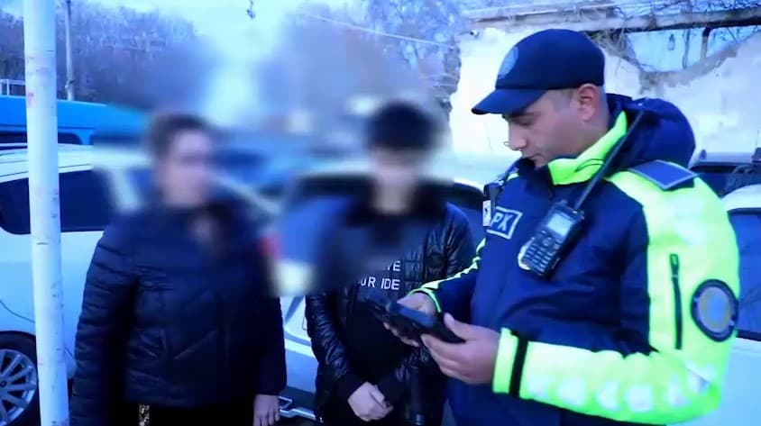 Samarqandda voyaga yetmagan bolasiga mashina boshqaruvini topshirgan ayolga chora ko‘rildi