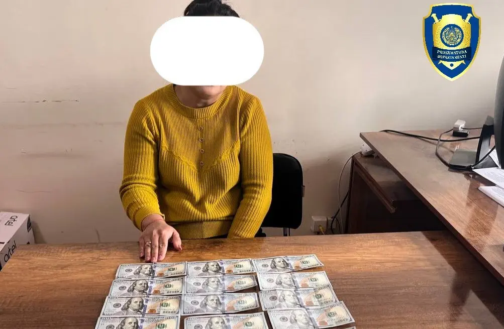 Qoraqalpog‘istonda 2 100 dollarga uchta haydovchilik guvohnomasi olib bermoqchi bo‘lgan shaxs ushlandi