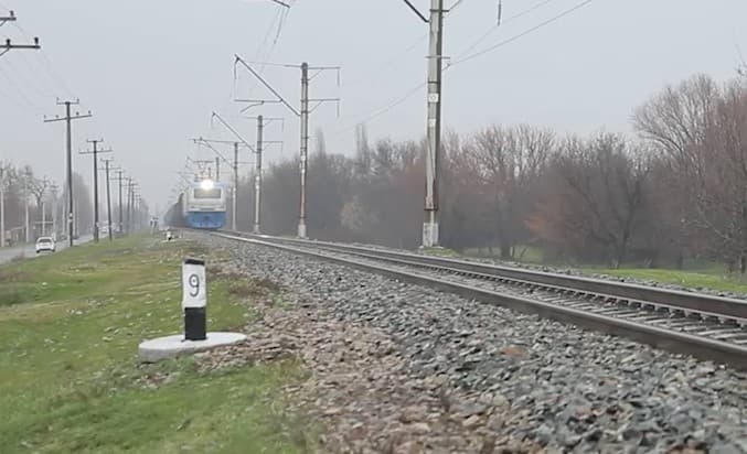 Passenger train hits to death a 31-year-old man in Tashkent region