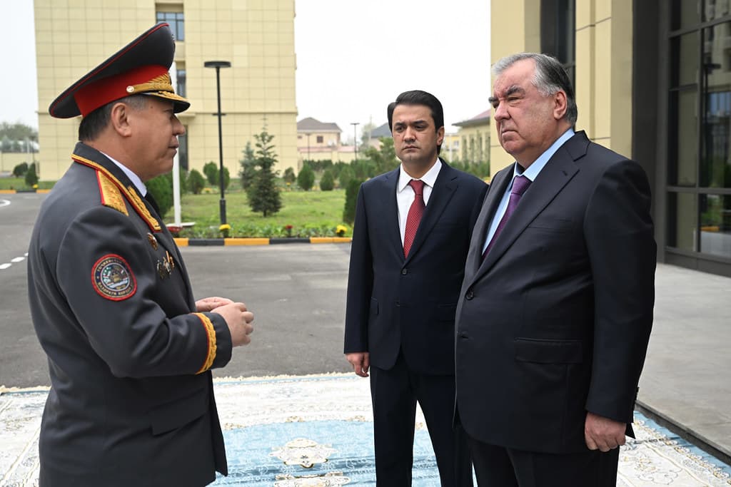 Tojikiston prezidenti ijtimoiy tarmoqlardagi «layk» uchun odamlarni ta’qib qilmaslikni talab etdi