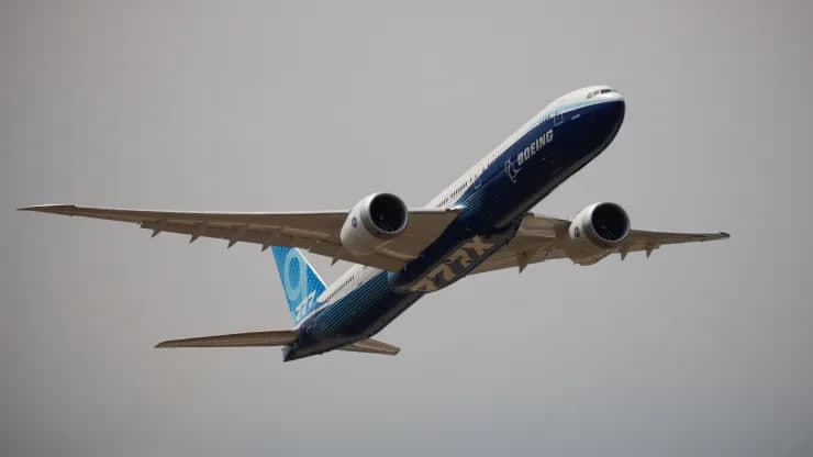 Boeing приостанавливает тестовые полеты 777X