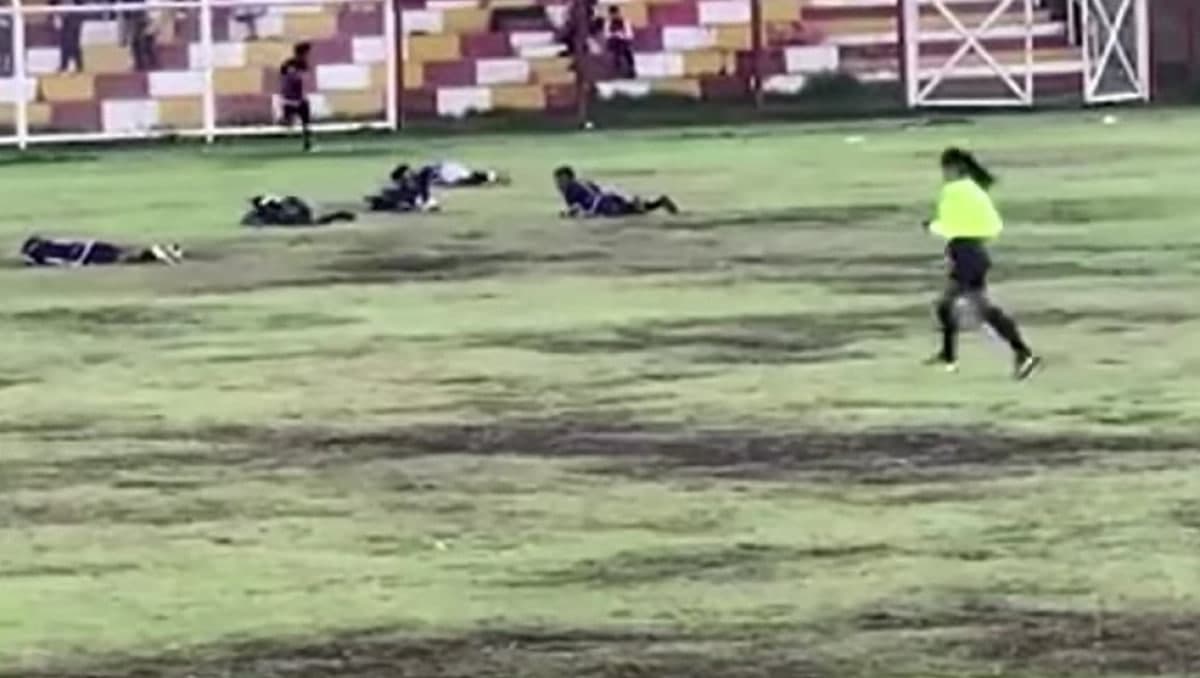 Peruda futbolchi o‘yin vaqtida chaqmoq urishi oqibatida halok bo‘ldi