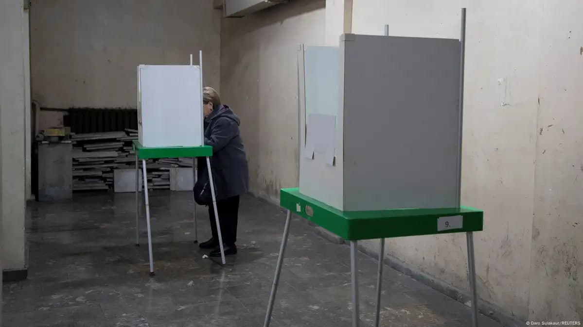 Гуржистонда 30 та участкада сайлов натижалари бекор қилинди