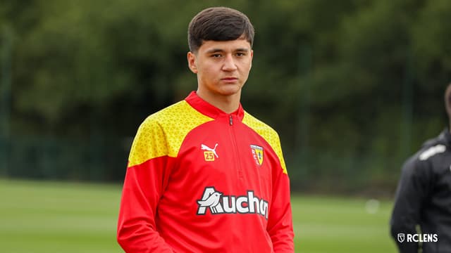 Husanov muxlislar talqiniga ko‘ra Liga 1ning 1-davra ramziy jamoasidan o‘rin oldi