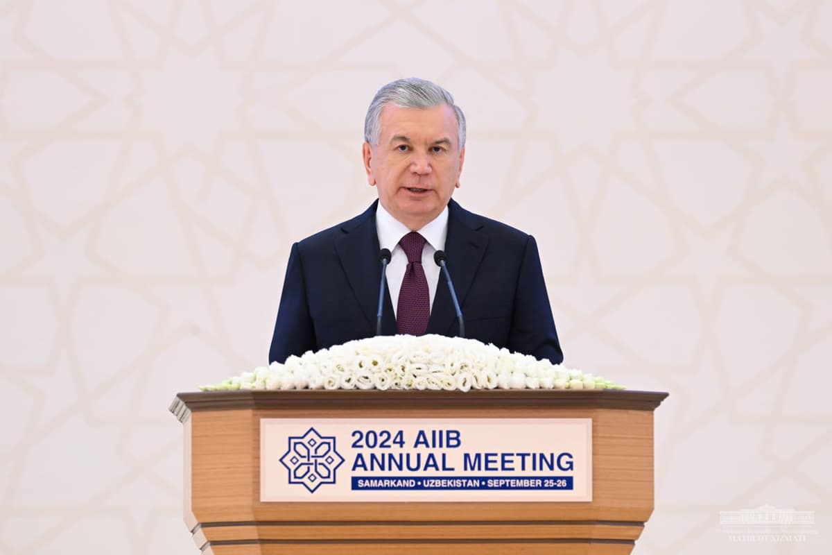 Shavkat Mirziyoyev OIIB boshqaruvchilarining yillik uchrashuvi ochilishida ishtirok etdi