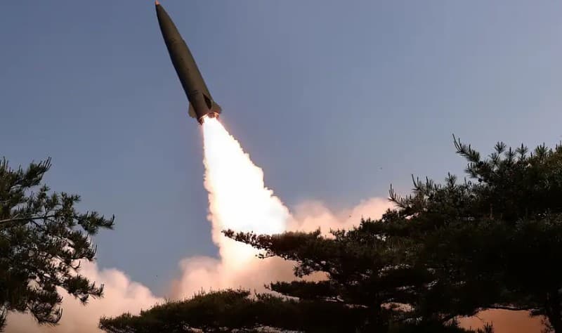 Shimoliy Koreya ballistik raketalarni yana sinovdan o‘tkazdi