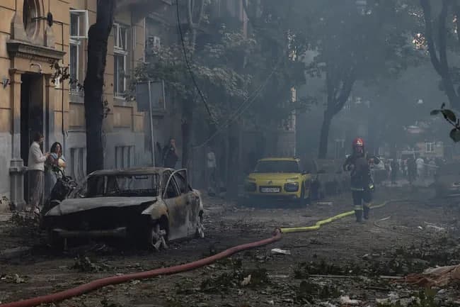 Lvivga raketa zarbasi: qurbonlar va yaralanganlar bor