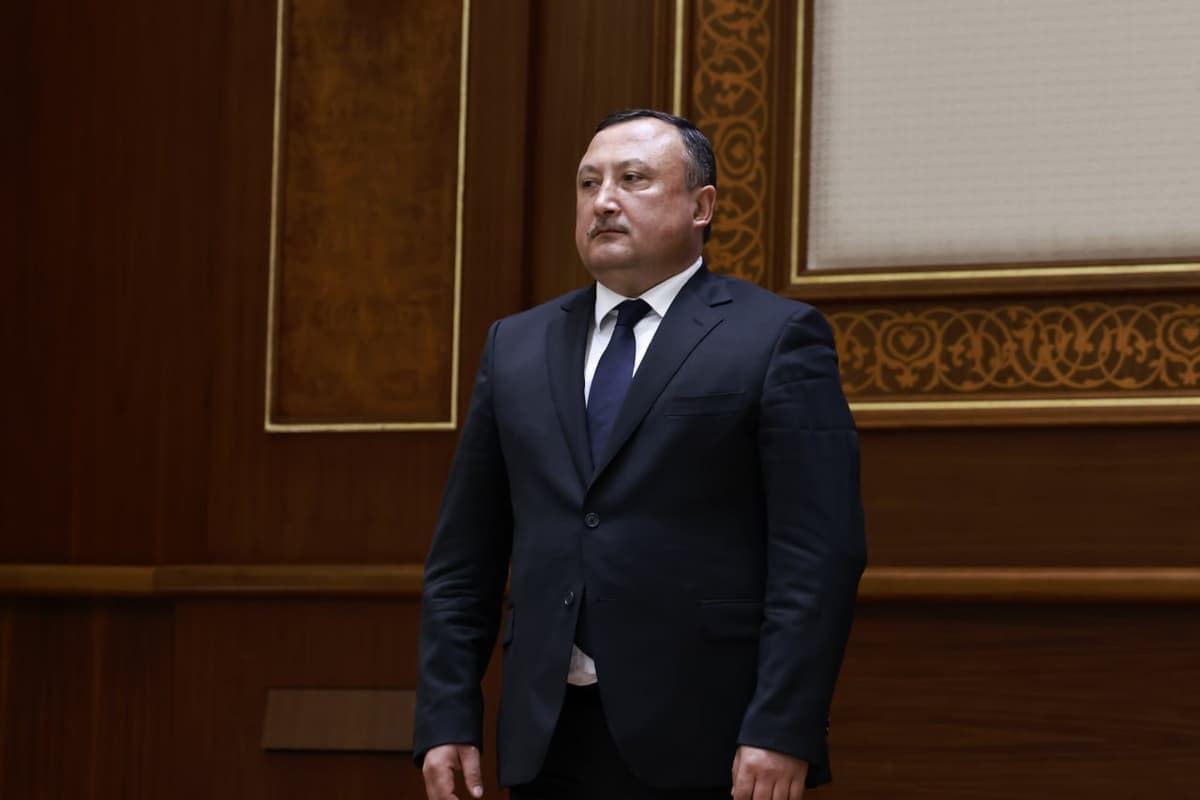 Senatda Oliy sud raisiga o‘rinbosarlar saylandi