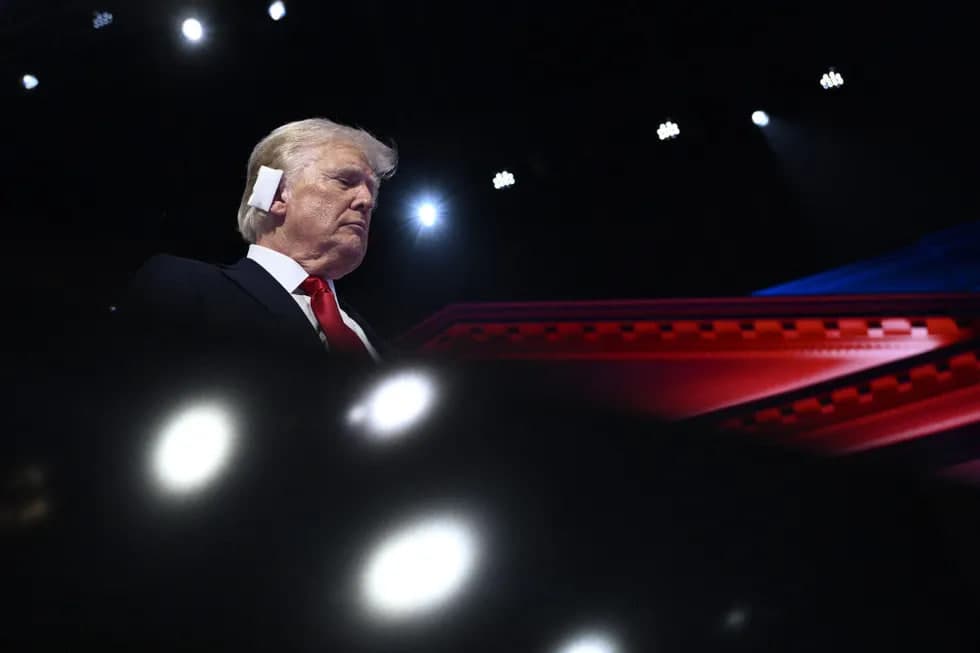 «Биргина телефон қўнғироғи билан урушларни тўхтата оламан» — Трамп