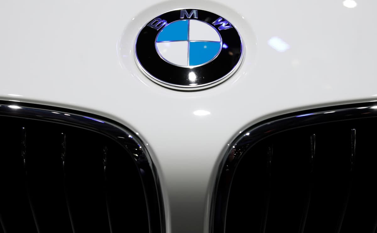 BMW Россияга автомобил етказиш билан боғлиқ қонунбузарликларни тан олди