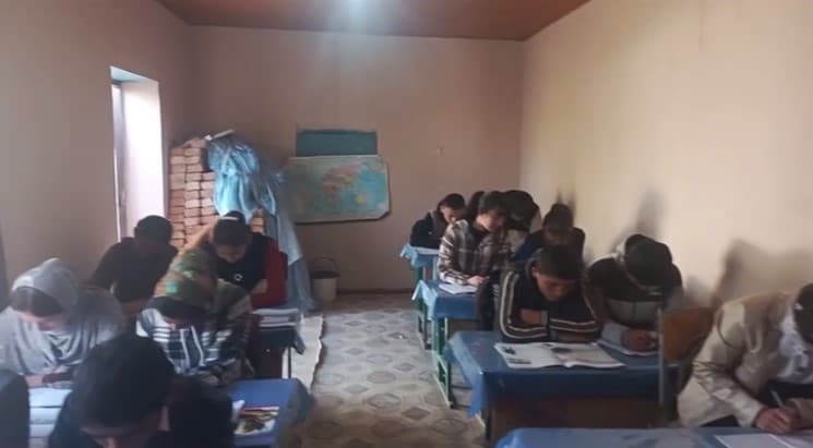 Surxondaryoda yuqori sinflar uchun maktab binosi hokimlik aybi bilan bitkazilmayapti