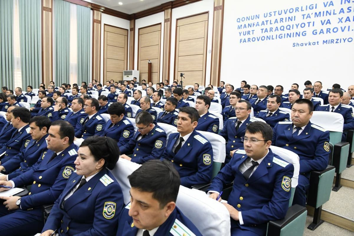 Президент прокуратура органларининг бир гуруҳ ходимларни мукофотлади
