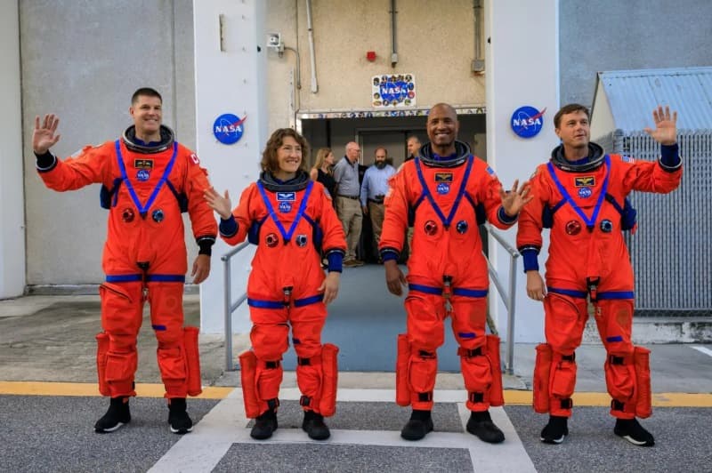 NASA astronavtlarni Oyga qo‘ndirishni 2026 yilgacha kechiktirdi