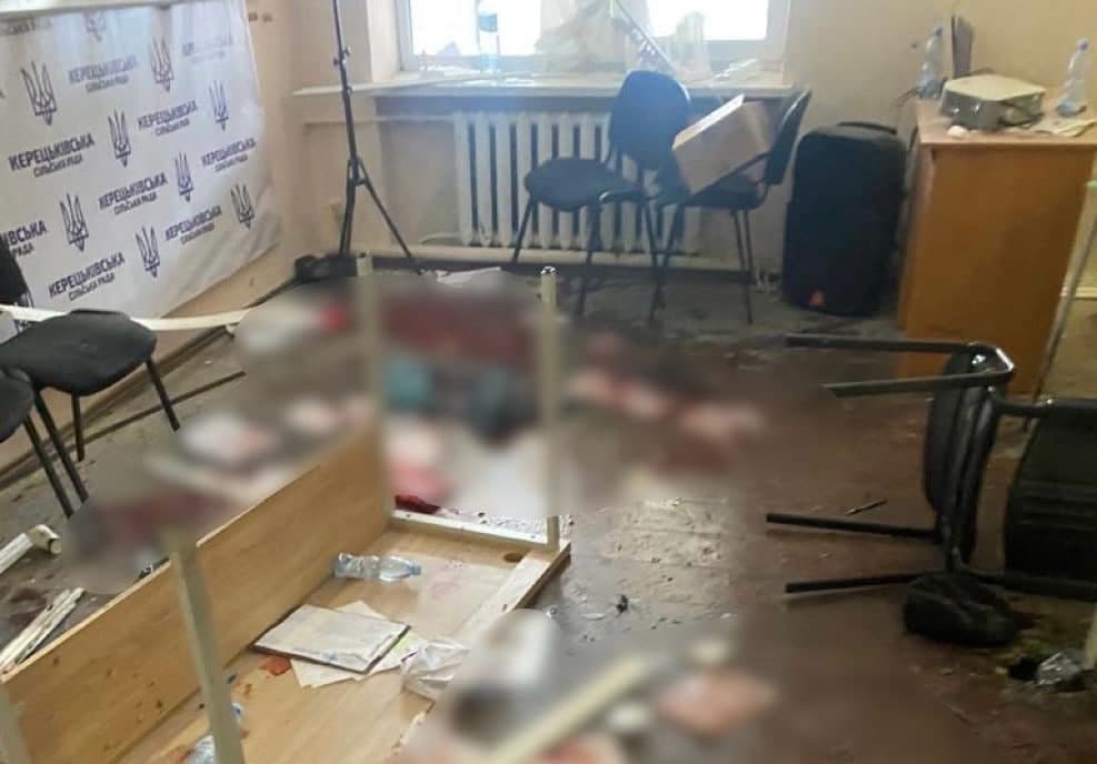 Украинада Зеленский партияси депутати йиғилиш вақтида граната портлатди