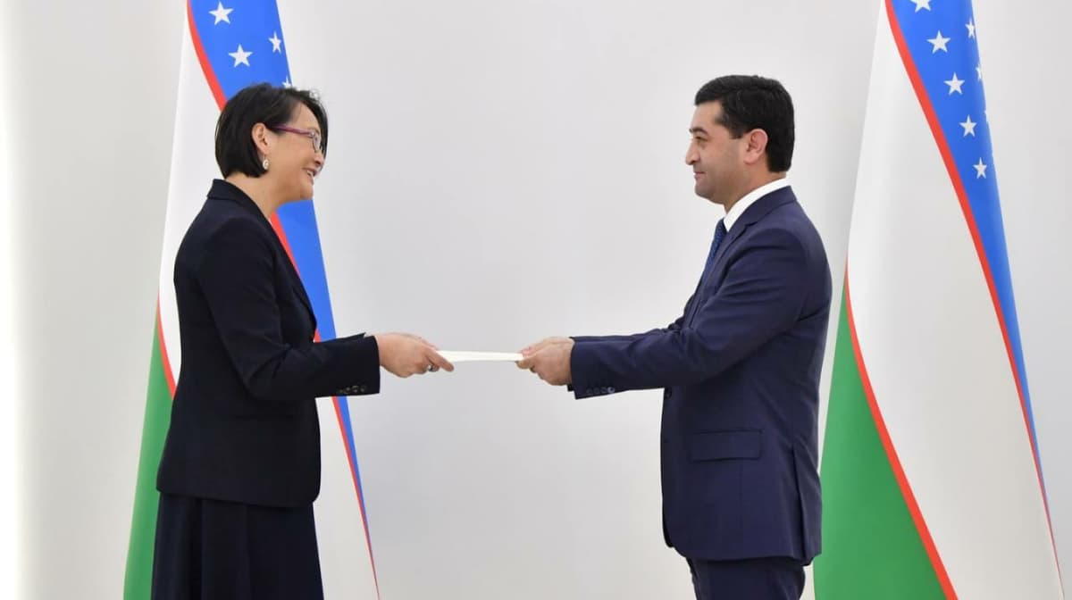 New Zealand’s ambassador to Uzbekistan presents credentials to FM Saidov
