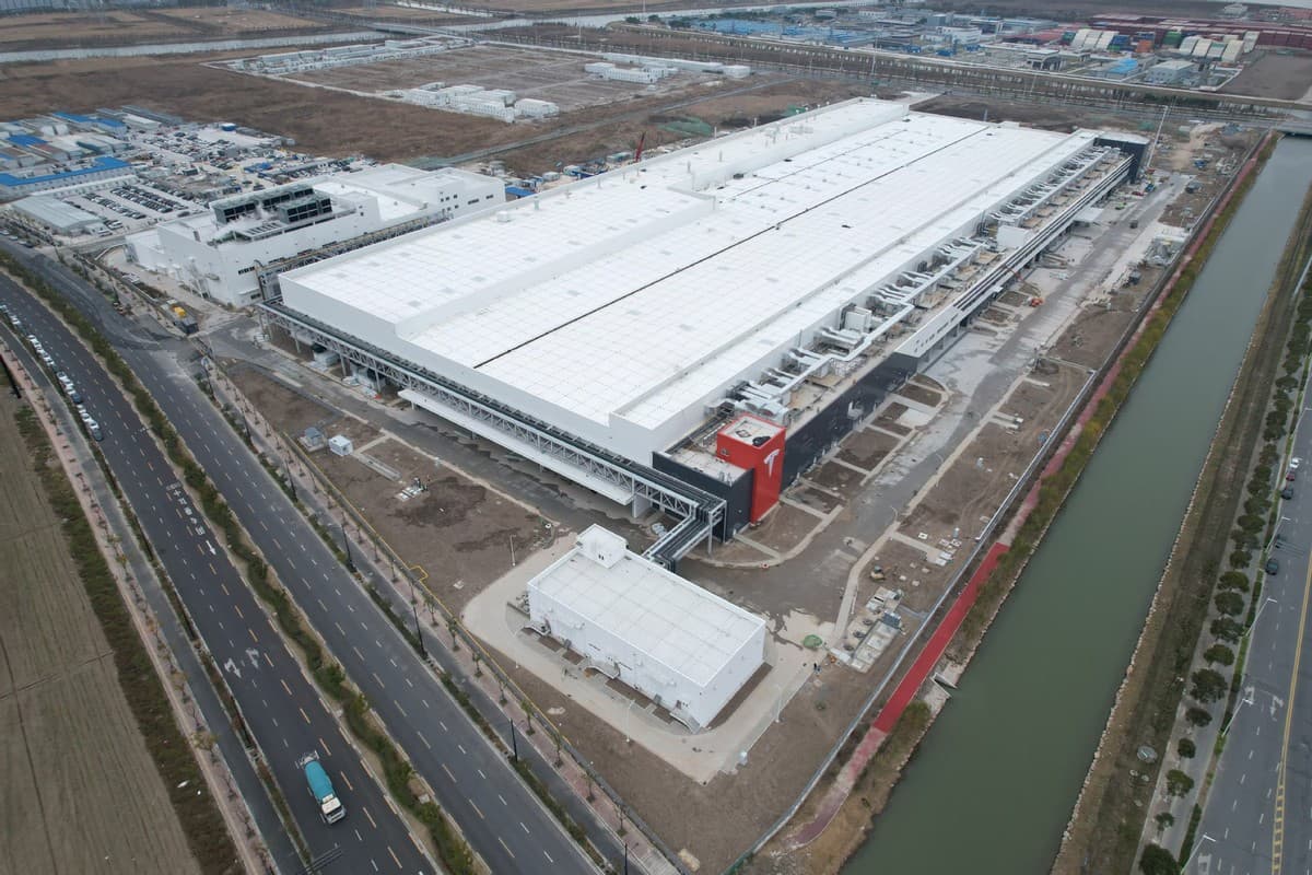 Tesla’нинг Хитойдаги янги мегафабрикаси ўз фаолиятини бошлади