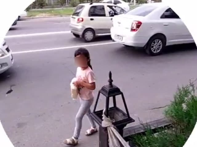 Toshkentda shirinlik sotib yurgan qizlarning ota-onalariga ogohlantirish berildi