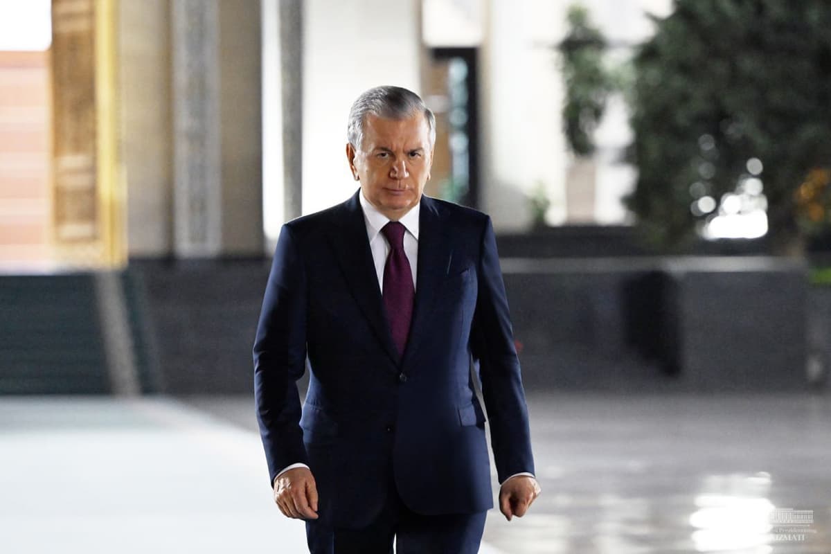 Мирзиёев отбыл с рабочим визитом в Ашхабад