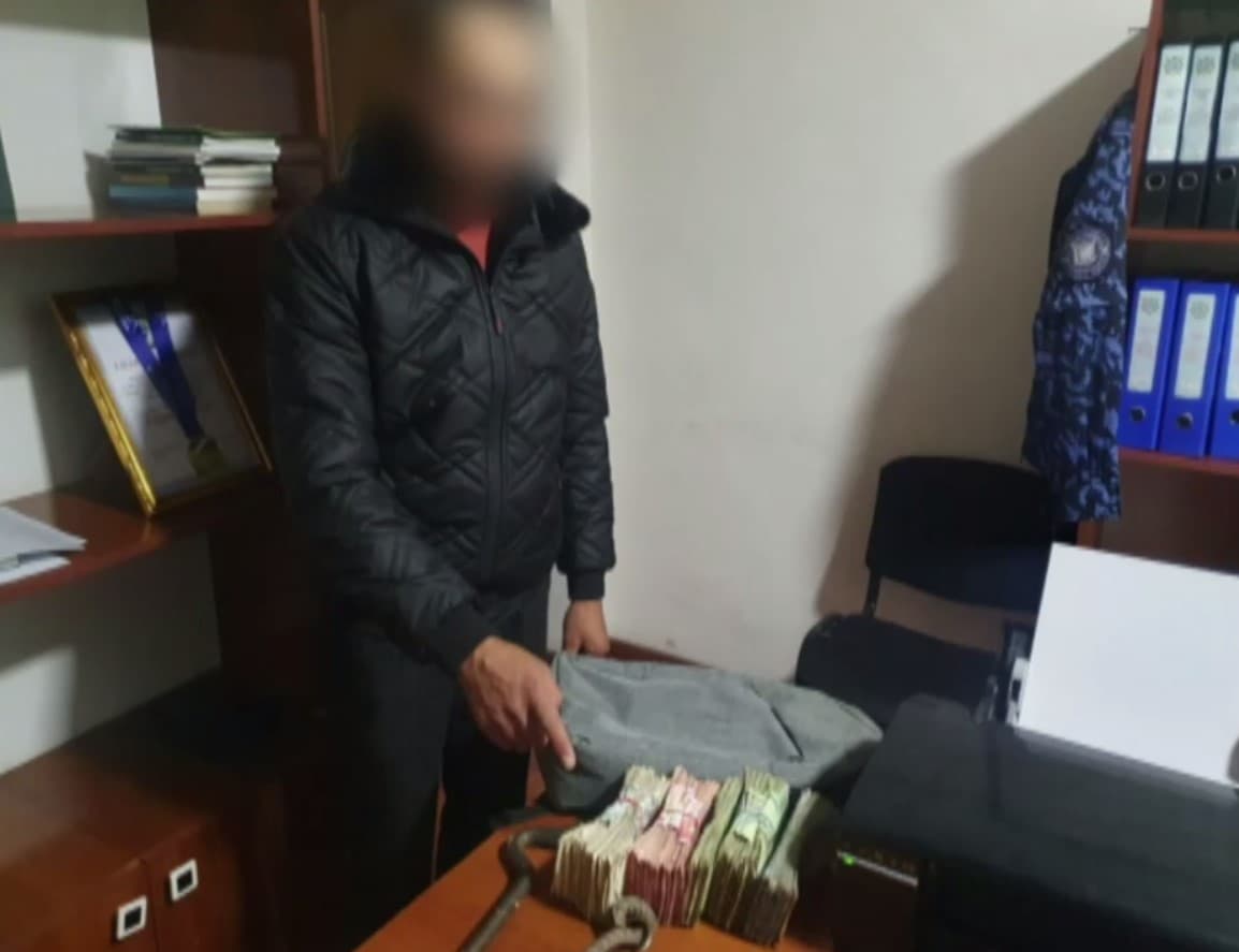 Navoiyda masjiddagi ehson qutilaridan qariyb 5 mln so‘m o‘g‘irlab ketildi