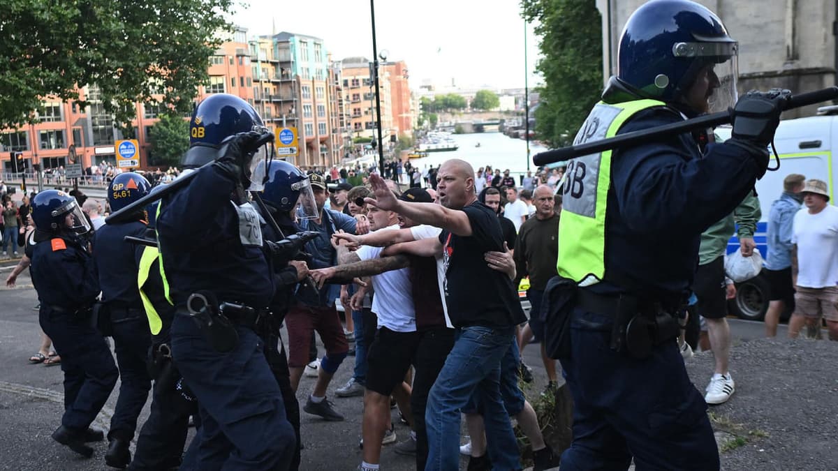 Britaniyada tartibsizliklar paytida 90 dan ortiq kishi hibsga olindi