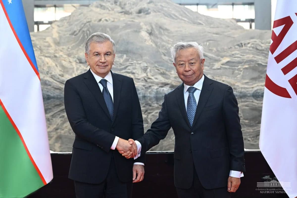 Shavkat Mirziyoyev OIIB prezidenti bilan uchrashuv o‘tkazdi