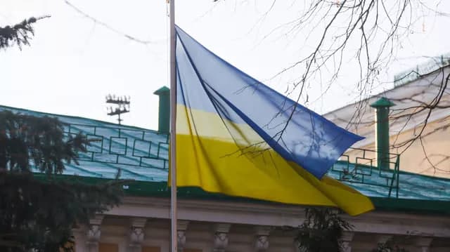 Россия Украина элчихонаси билан ижара шартномасини бекор қилди