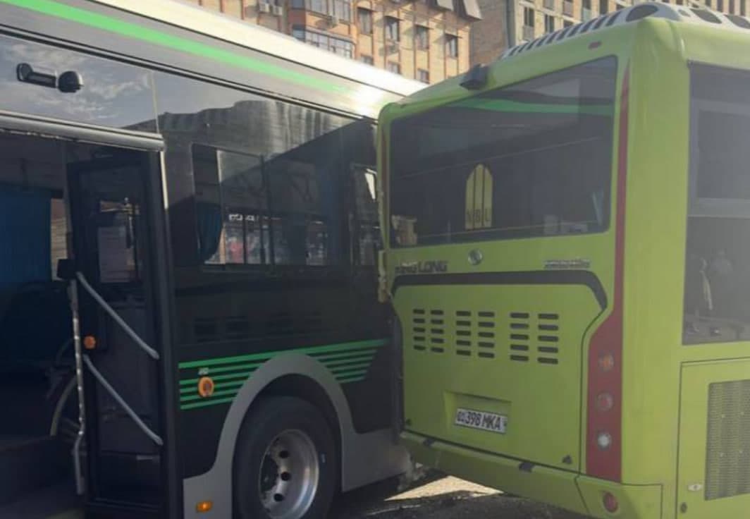 Toshkentda elektrobus va avtobus to‘qnashib ketdi