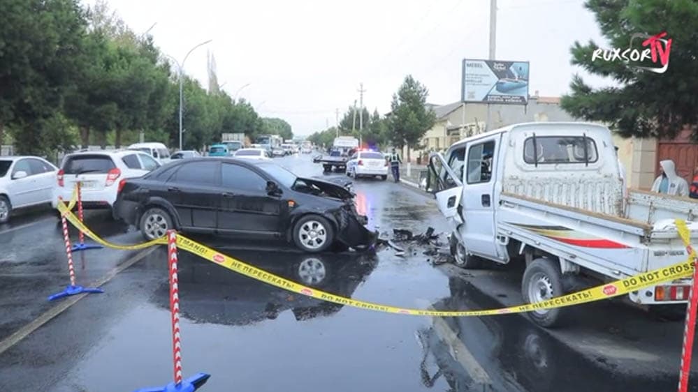 Farg‘onada sog‘ligi yomonlashgan haydovchi boshqaruvni yo‘qotib, YTH sodir etdi va halok bo‘ldi