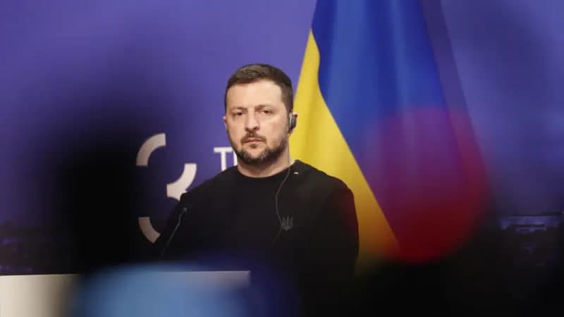 «Бизда ракеталар тугади». Зеленский Конгрессдаги баҳсларни шармандалик ва сиёсий ўйин деб атади