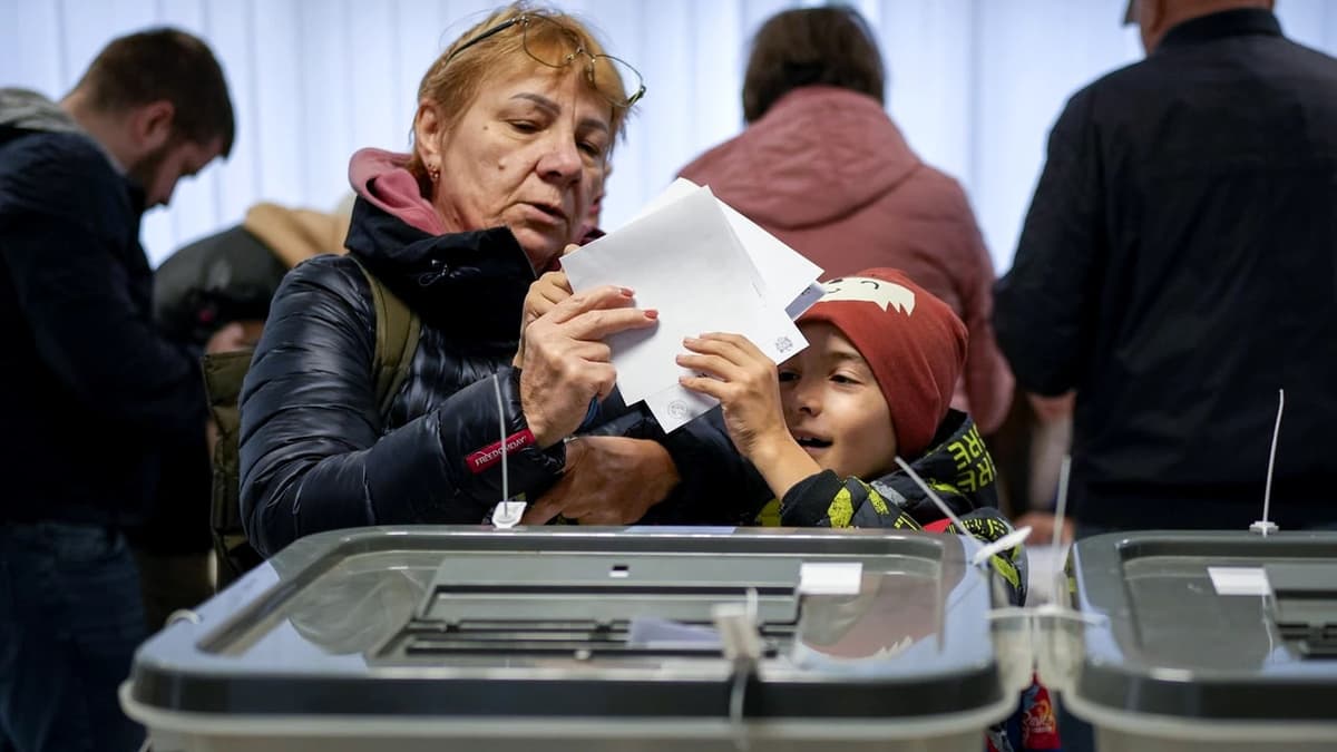Moldova fuqarolari Yevropa Ittifoqiga qo‘shilishni yoqlab ovoz berdi