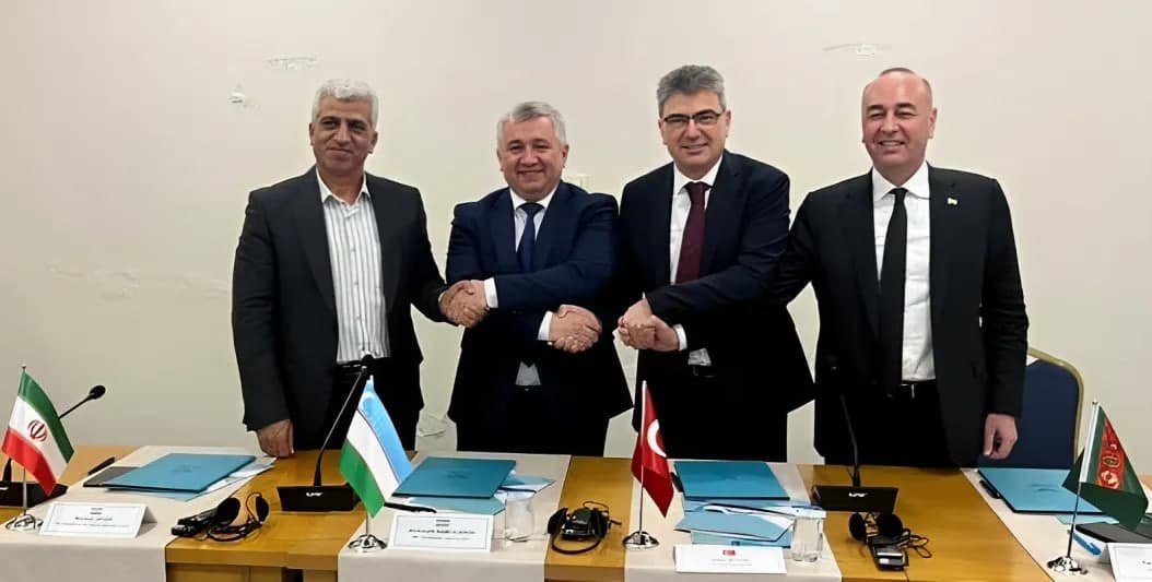 Istanbulda «O‘zbekiston – Turkmaniston – Eron – Turkiya» transport yo‘lagi bo‘yicha bayonnoma imzolandi