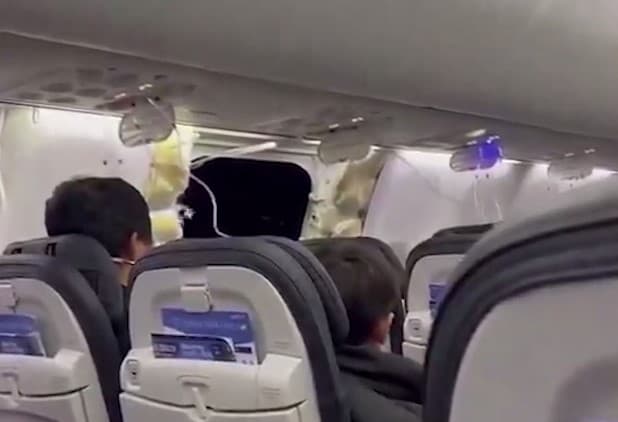 Alaska Airlines samolyoti eshigi parvoz vaqtida uzilib ketdi