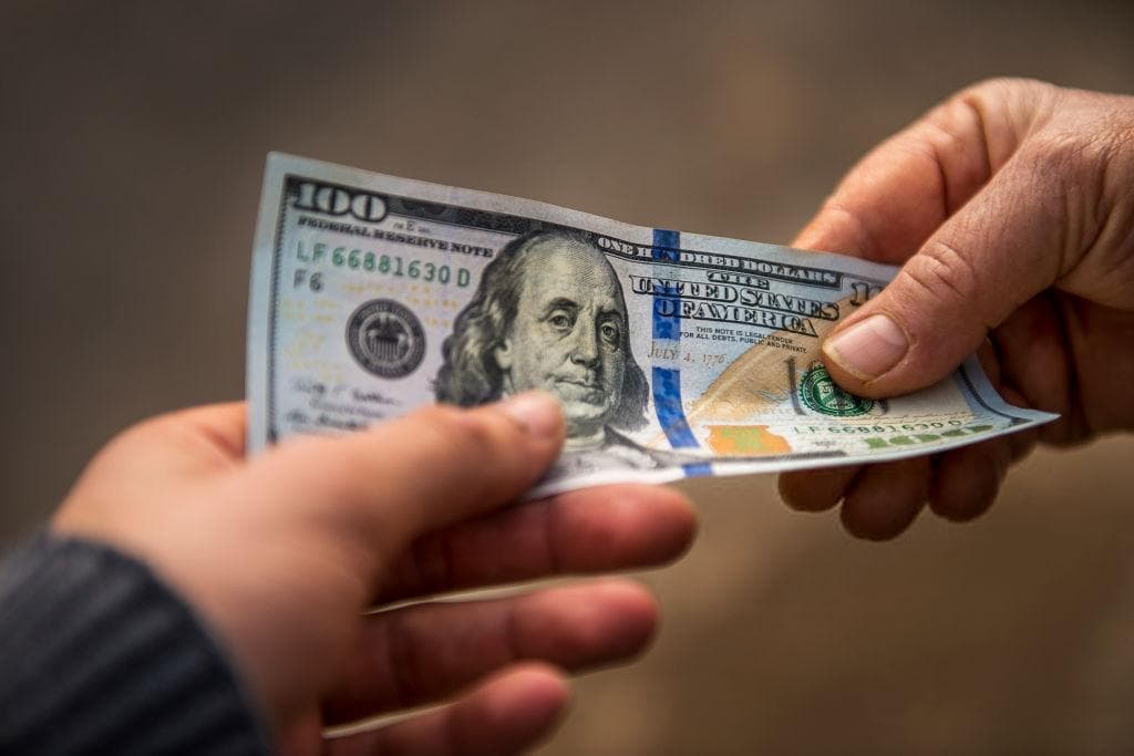 Bank employee detained in Samarkand for demanding bribe in exchange for issuing a loan
