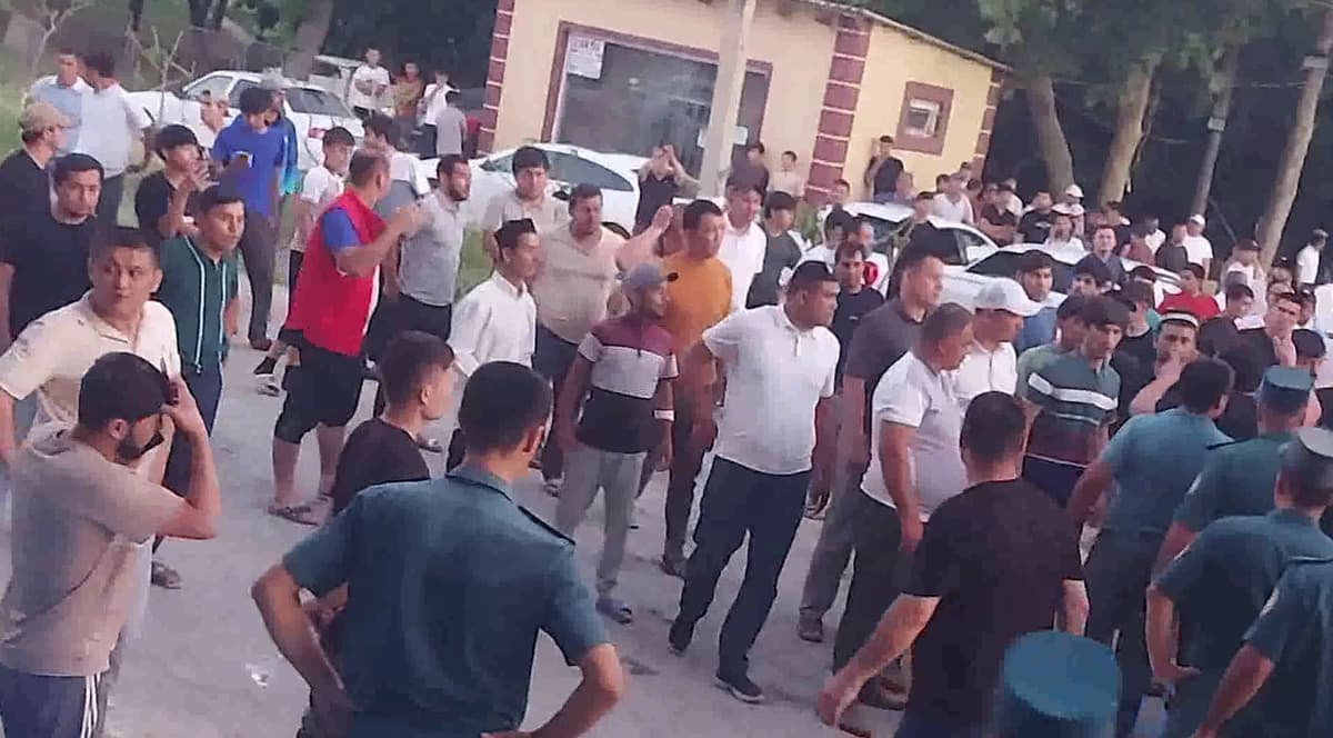 В Сурхандарье за оказание сопротивления правоохранителям отправились под арест 13 человек