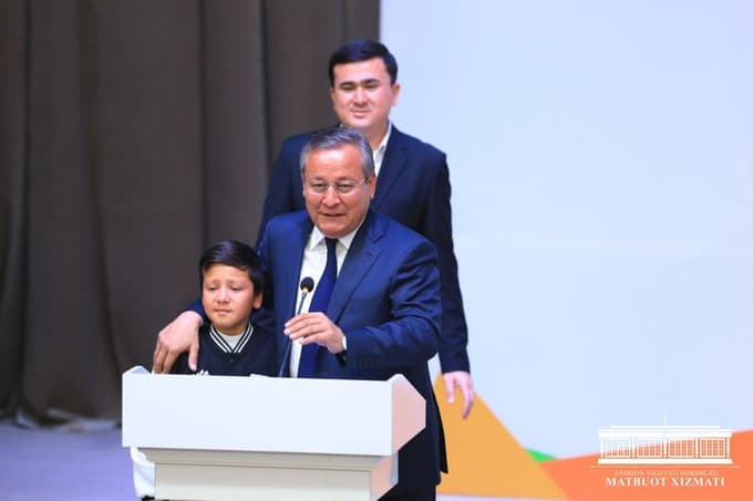 В Андижане хоким области поручил построить в махалле библиотеку, которой будет руководить 12-летний мальчик
