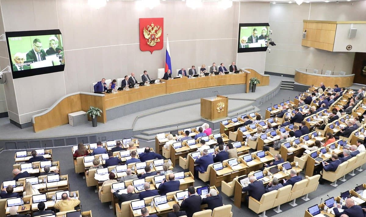 Dumada Ukraina yerlarini urush qatnashchilariga berish taklif qilindi