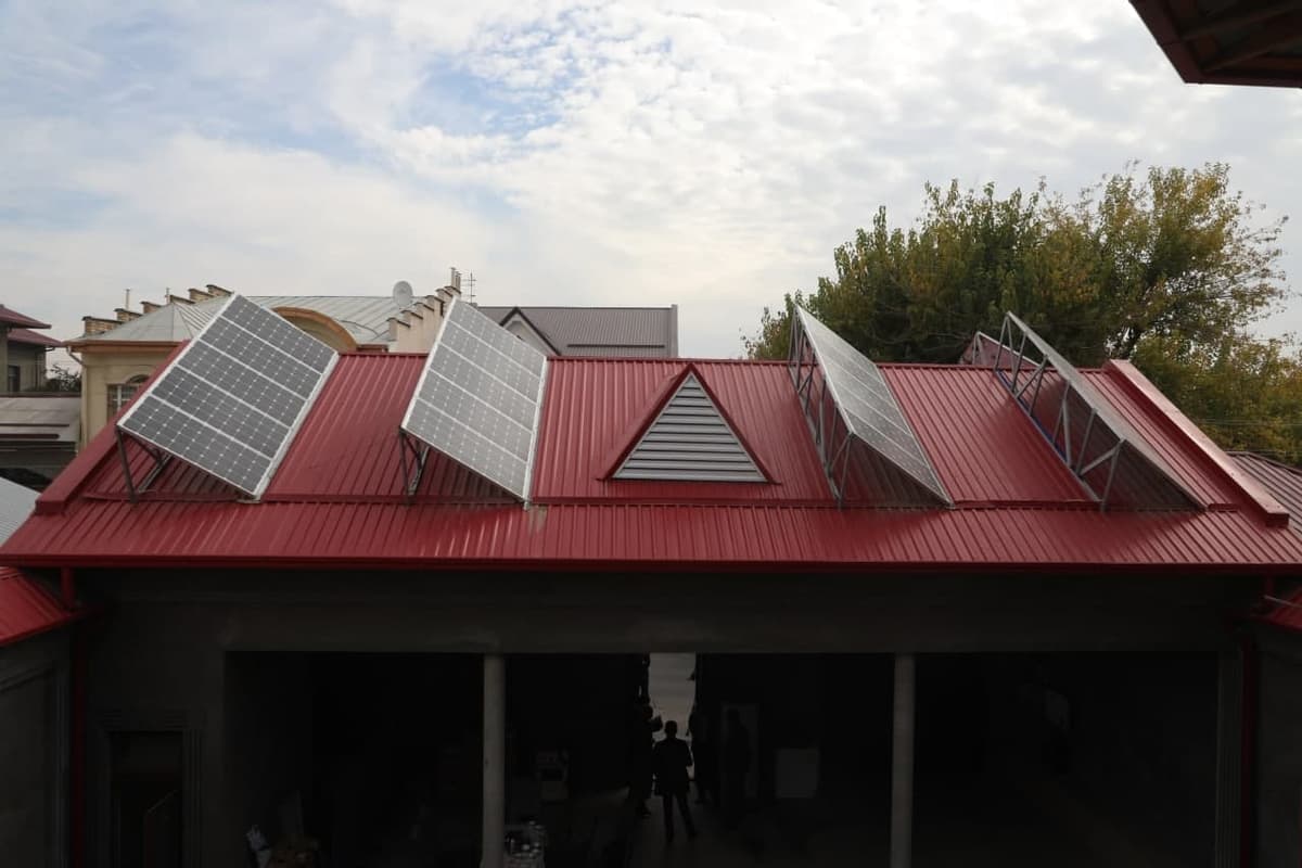 Entrepreneurs in Oltinkul district disconnected from electricity, being forced to install solar panels