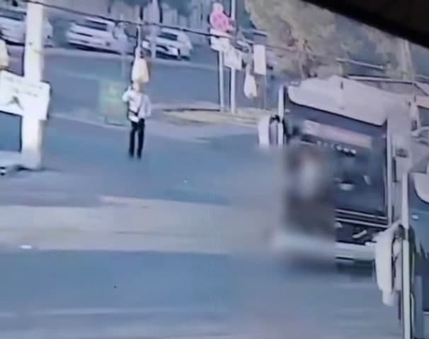 Toshkentda yana bir avtobus piyodani urib ketgani ma’lum bo‘ldi