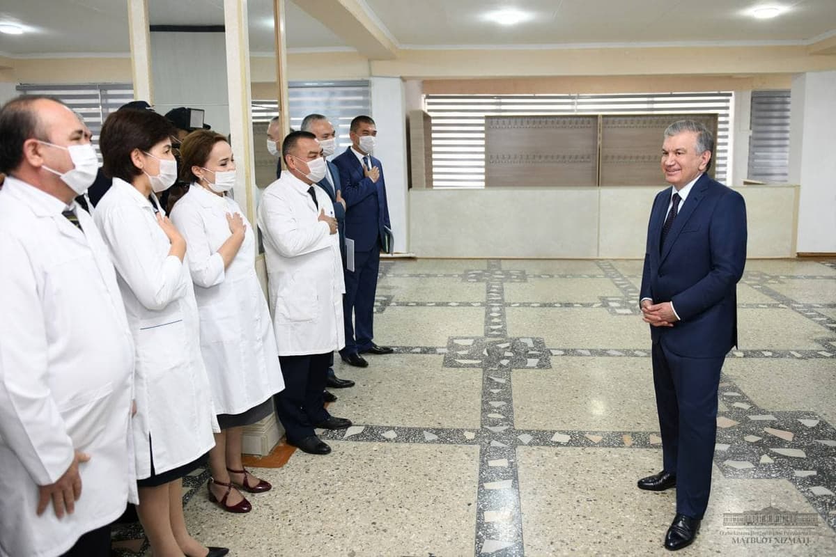 President Mirziyoyev pledges better pay and working conditions for doctors
