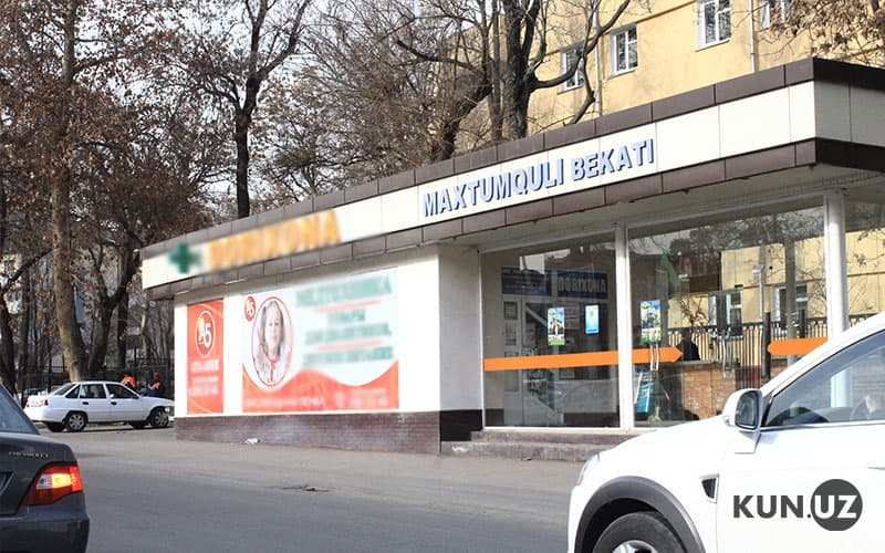 Почти на всех остановках с магазинами имеются незаконные постройки – ЦОДД