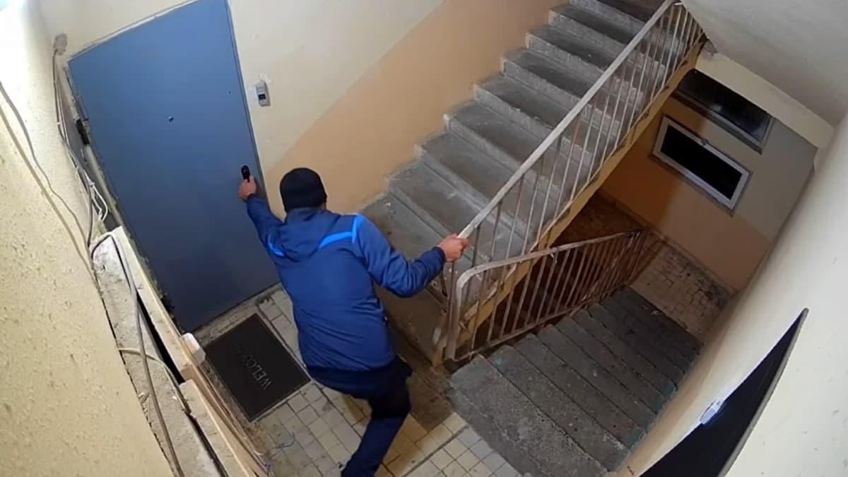 Жителя Ташкента арестовали на 10 суток за попытки взлома квартир