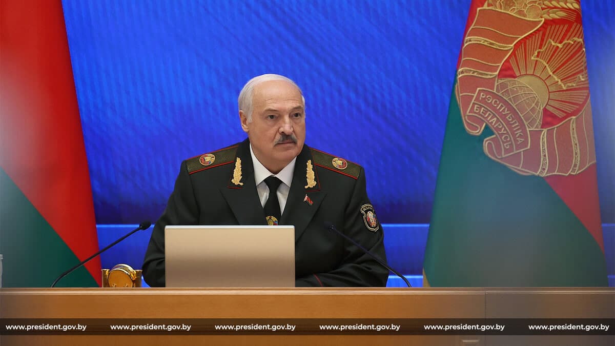Lukashenko Belarus urushga tayyorlanayotganini aytdi
