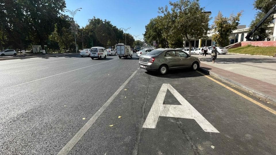 Avtobus uchun ajratilgan bo‘laklarda boshqa mashinalar yurmasligi uchun kameralar o‘rnatyapmiz - hokim o‘rinbosari