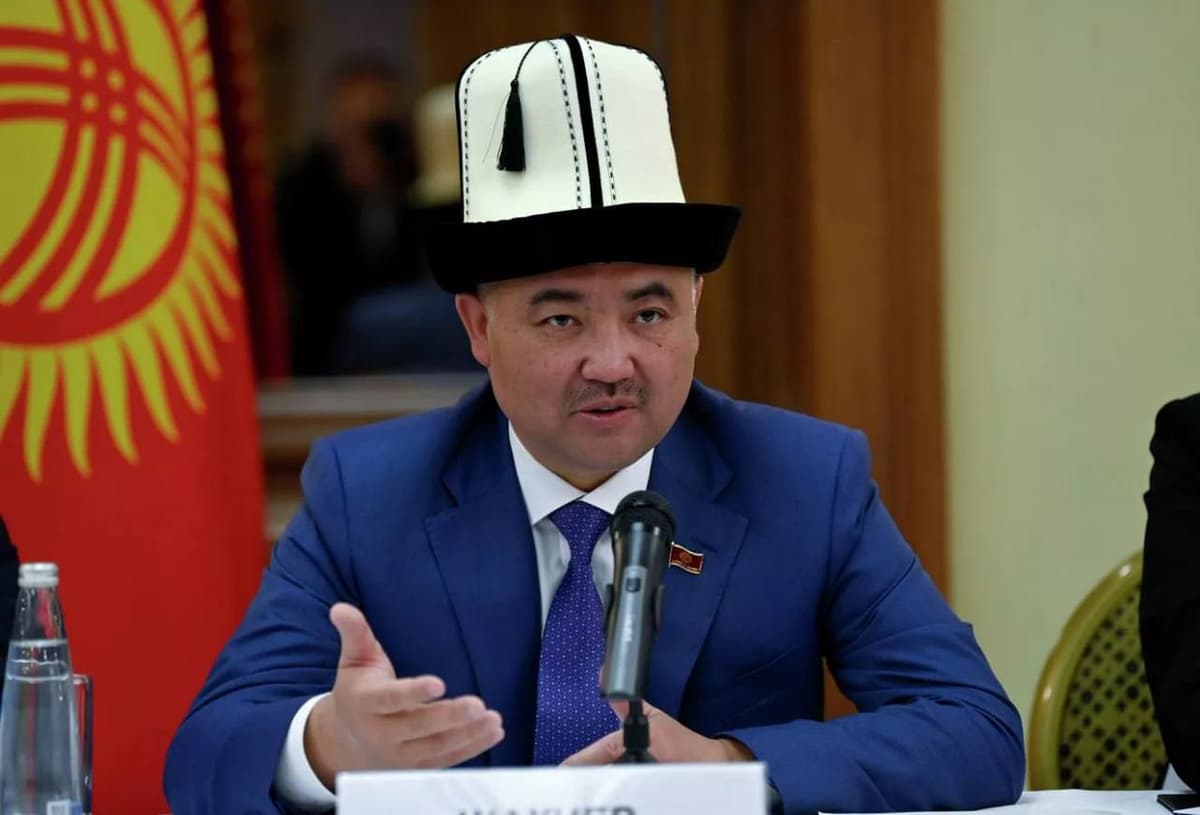 Қирғизистон парламенти спикери ҳам лавозимини тарк этди