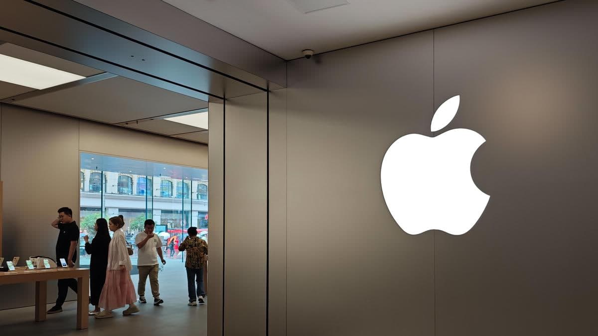 Трамп пригрозил Apple пошлинами в 25% на iPhone