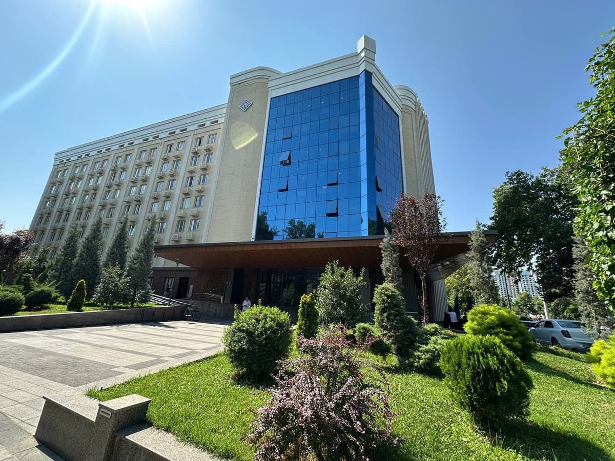 Здание Министерства строительства продано за 182,5 млрд сумов