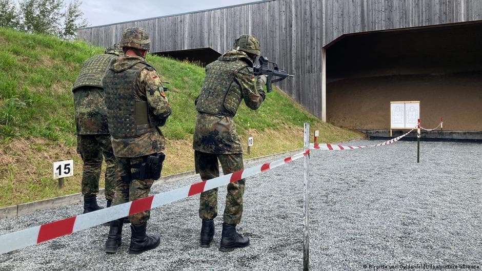 Германияда номаълум шахслар бундесверга тегишли 20 минг дона ўқ-дорини ўғирлаб кетди
